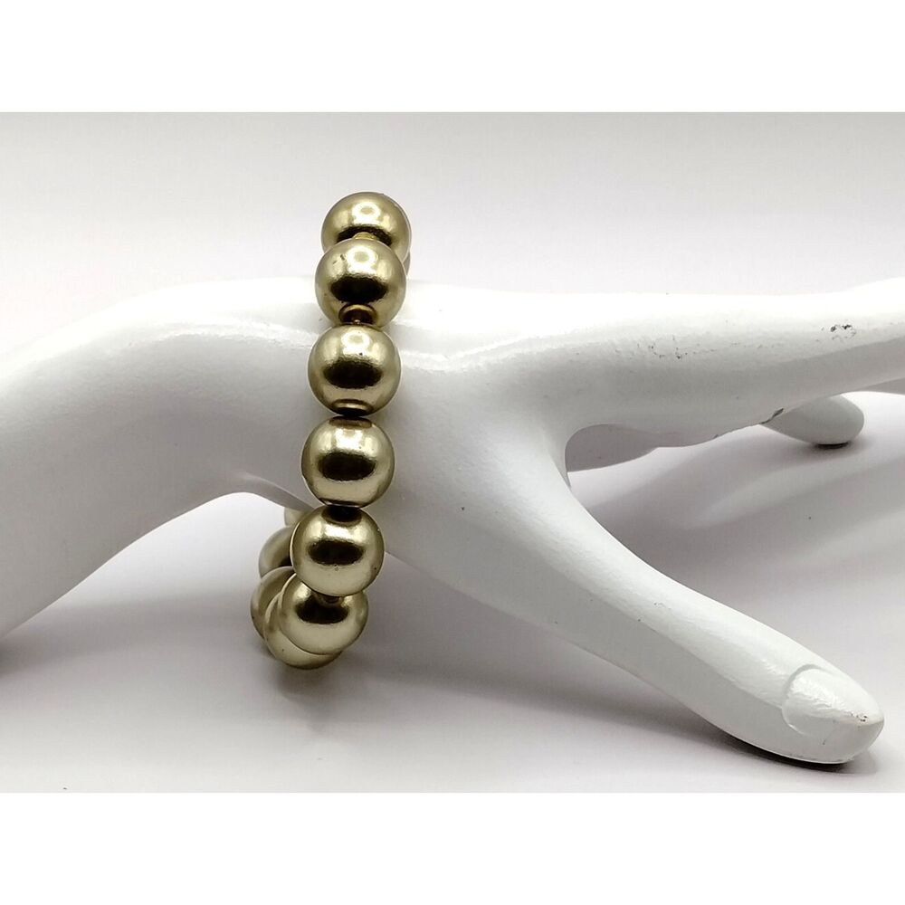 Beautiful Beaded Bracelet in Gold for the Holidays stretch to fit